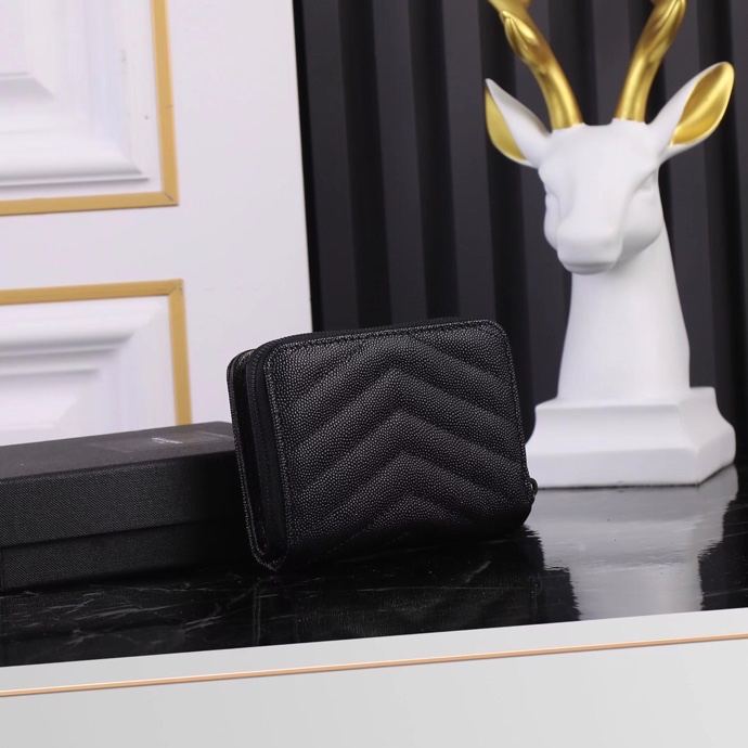 Luxurious Black Leather YSL Belt Bag with Gold Metallic Link Detail - 图片 2