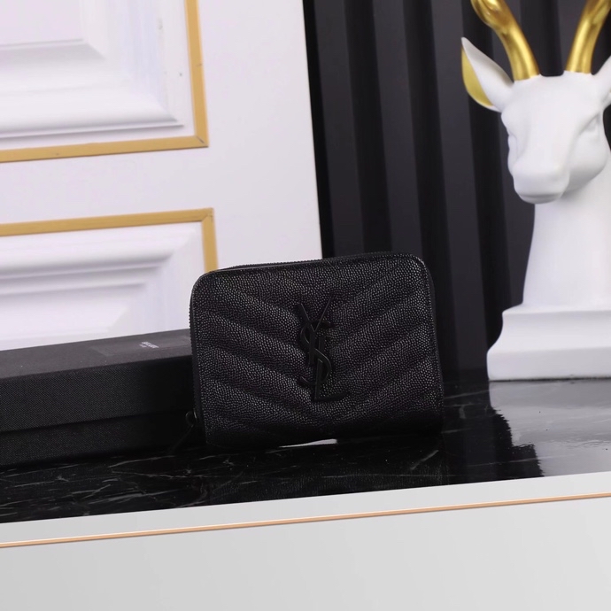 Luxurious Black Leather YSL Belt Bag with Gold Metallic Link Detail - 图片 1
