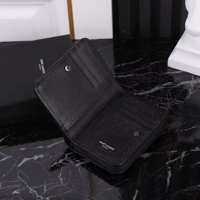 Luxurious Black Leather YSL Belt Bag with Gold Metallic Link Detail - 图片 7