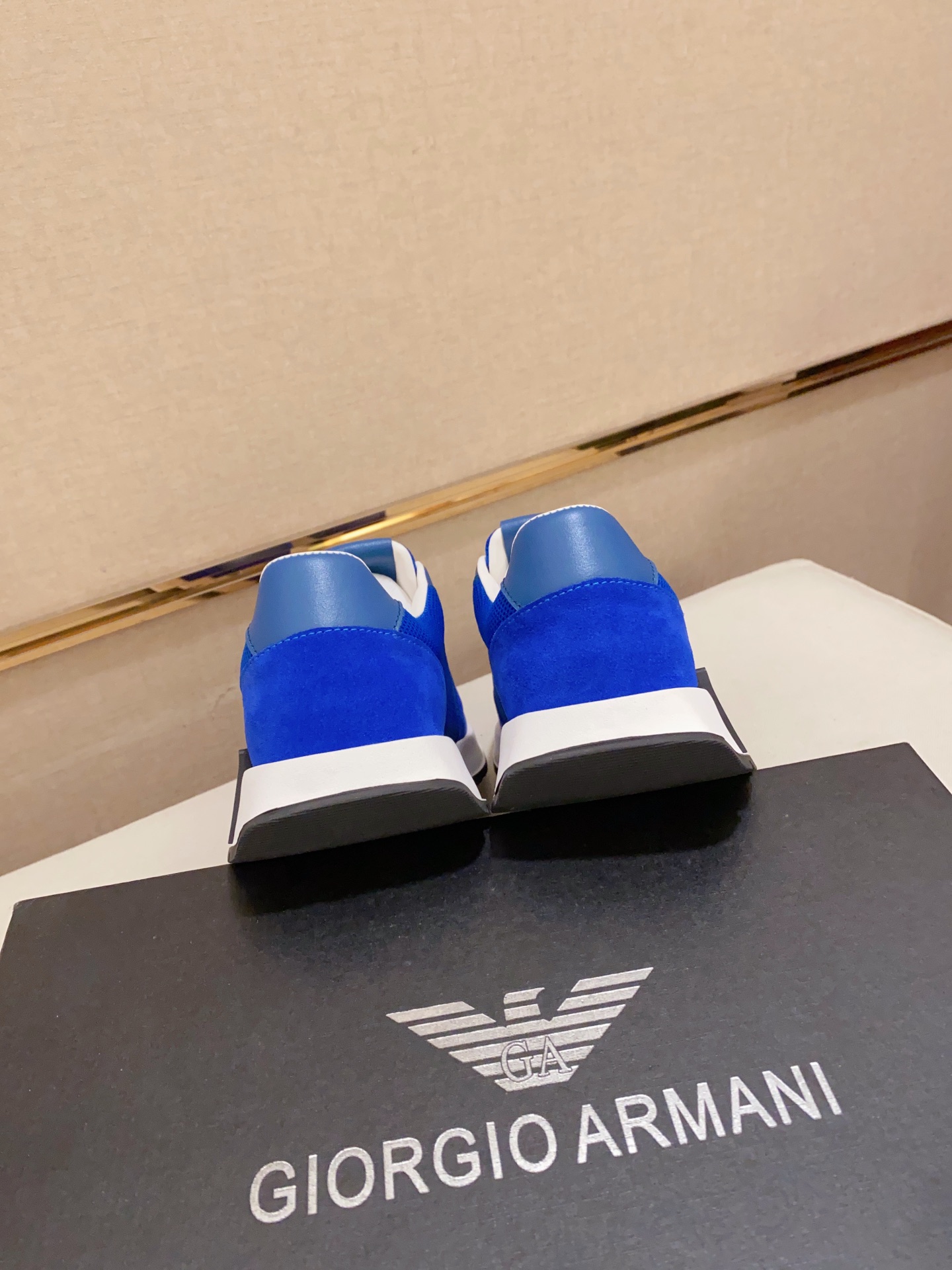 Factory Precio: 240Armani (Armani) sitio web oficial sincronizado con los últimos modelos de la part