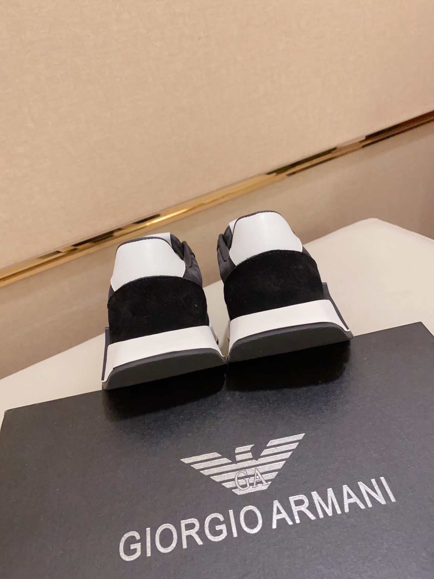 Factory Precio: 240Armani (Armani) sitio web oficial sincronizado con los últimos modelos de la part