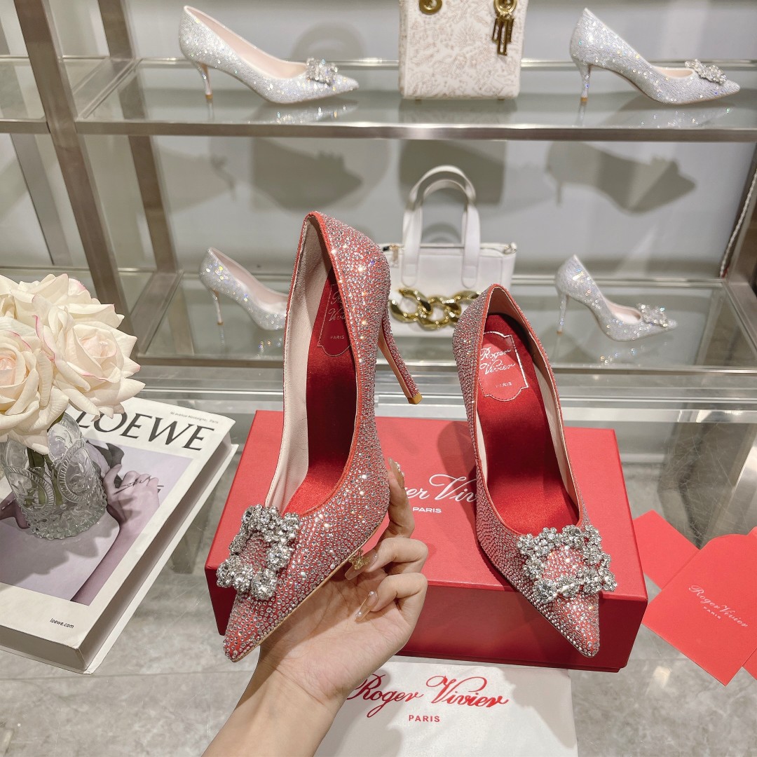 Roger Vivier: Empowering Women with Glamorous Flower Strass High Heels - 图片 2