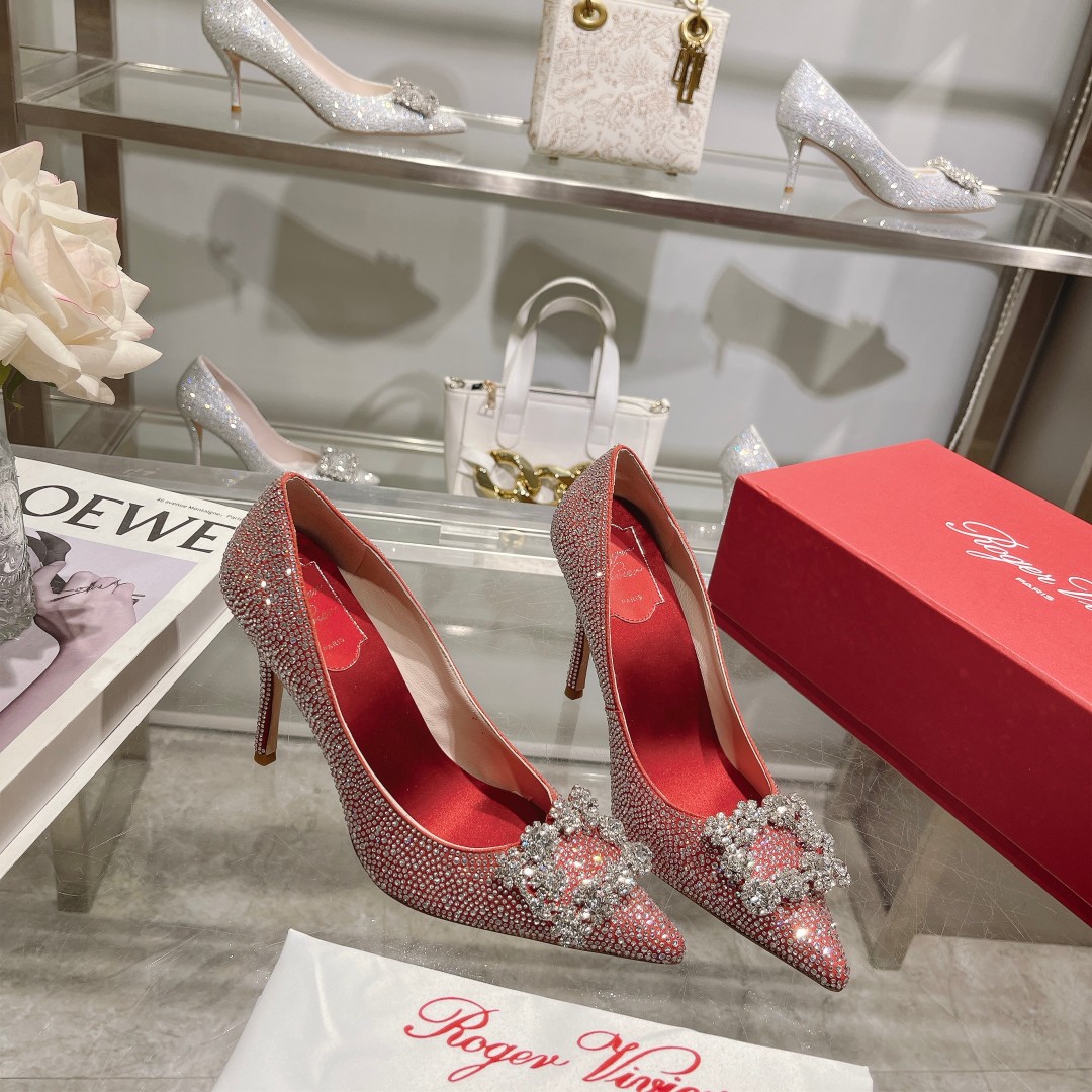 Roger Vivier: Empowering Women with Glamorous Flower Strass High Heels - 图片 5