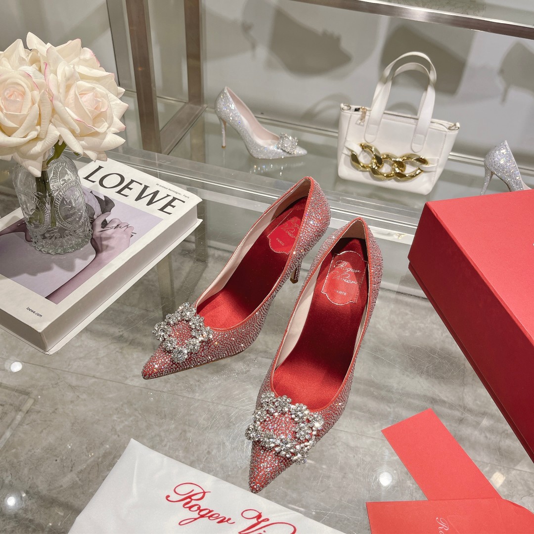 Roger Vivier: Empowering Women with Glamorous Flower Strass High Heels - 图片 6
