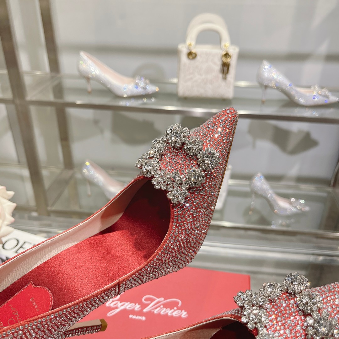 Roger Vivier: Empowering Women with Glamorous Flower Strass High Heels - 图片 7