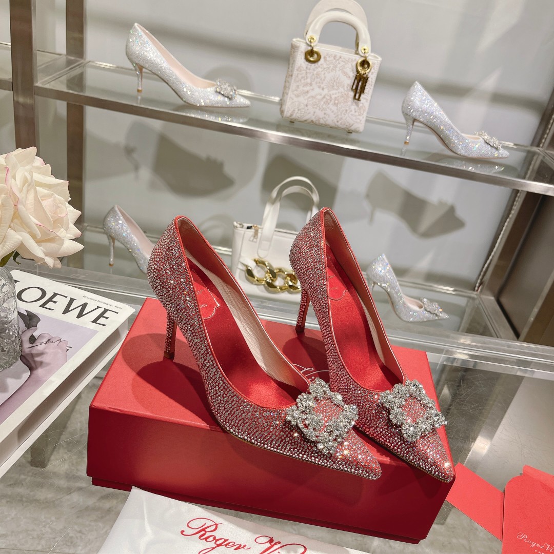Roger Vivier’s Empowering Women: Flower Strass High Heels in Napa Leather - 图片 3
