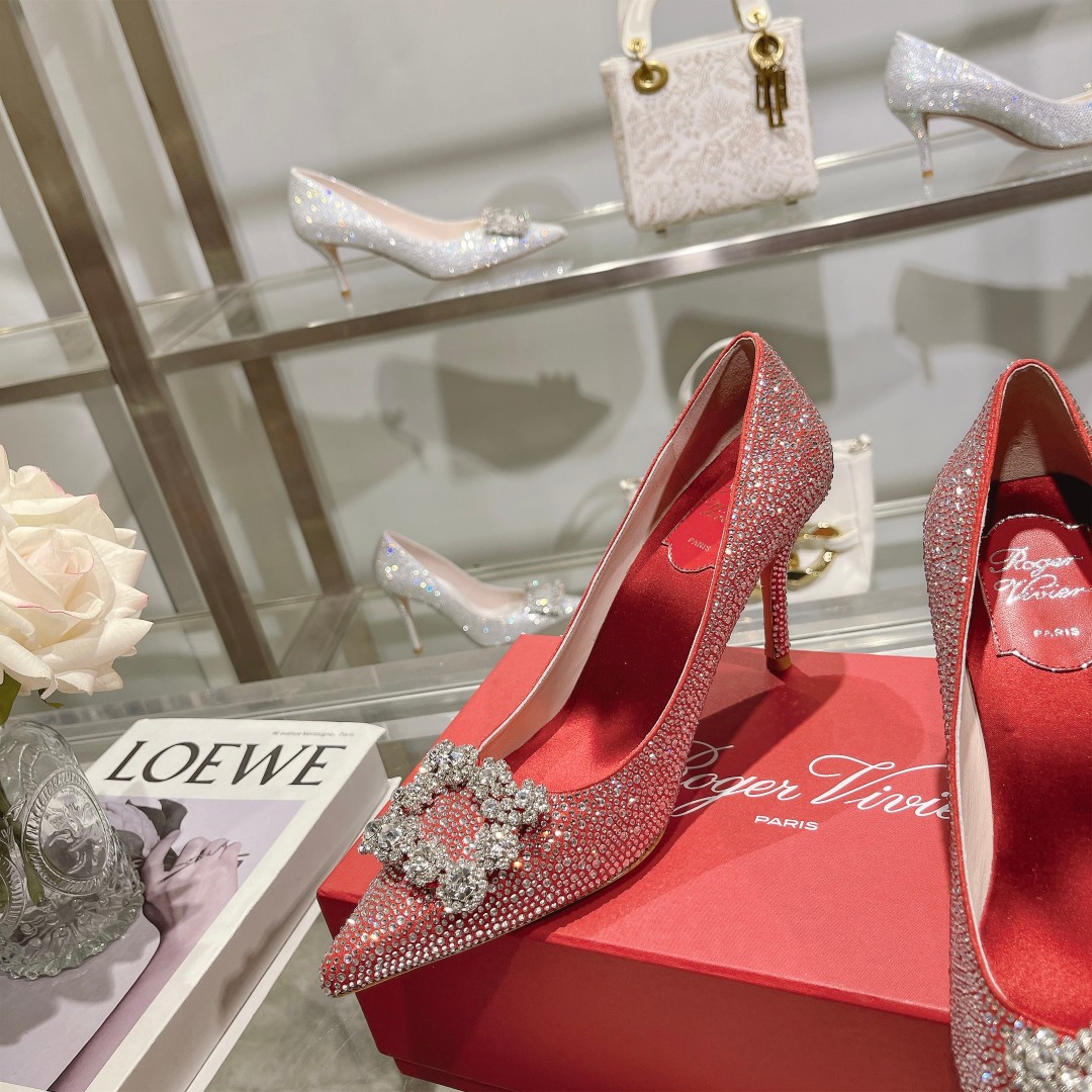 Roger Vivier’s Empowering Women: Flower Strass High Heels in Napa Leather - 图片 5