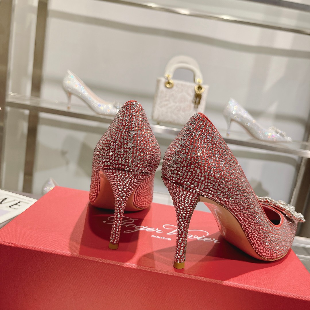 Roger Vivier’s Empowering Women: Flower Strass High Heels in Napa Leather - 图片 9