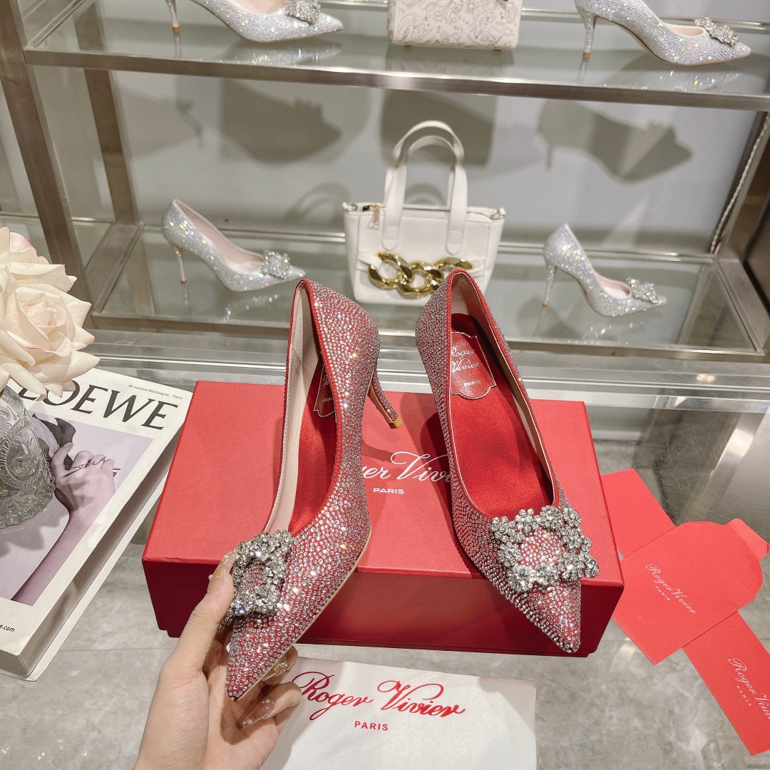 Roger Vivier: Empowering Women with Glamorous Flower Strass High Heels - 图片 2