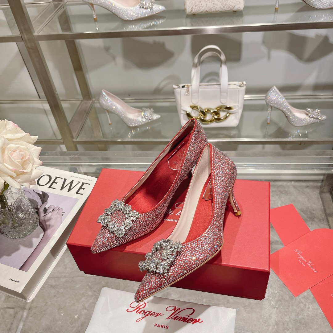 Roger Vivier: Empowering Women with Glamorous Flower Strass High Heels - 图片 4