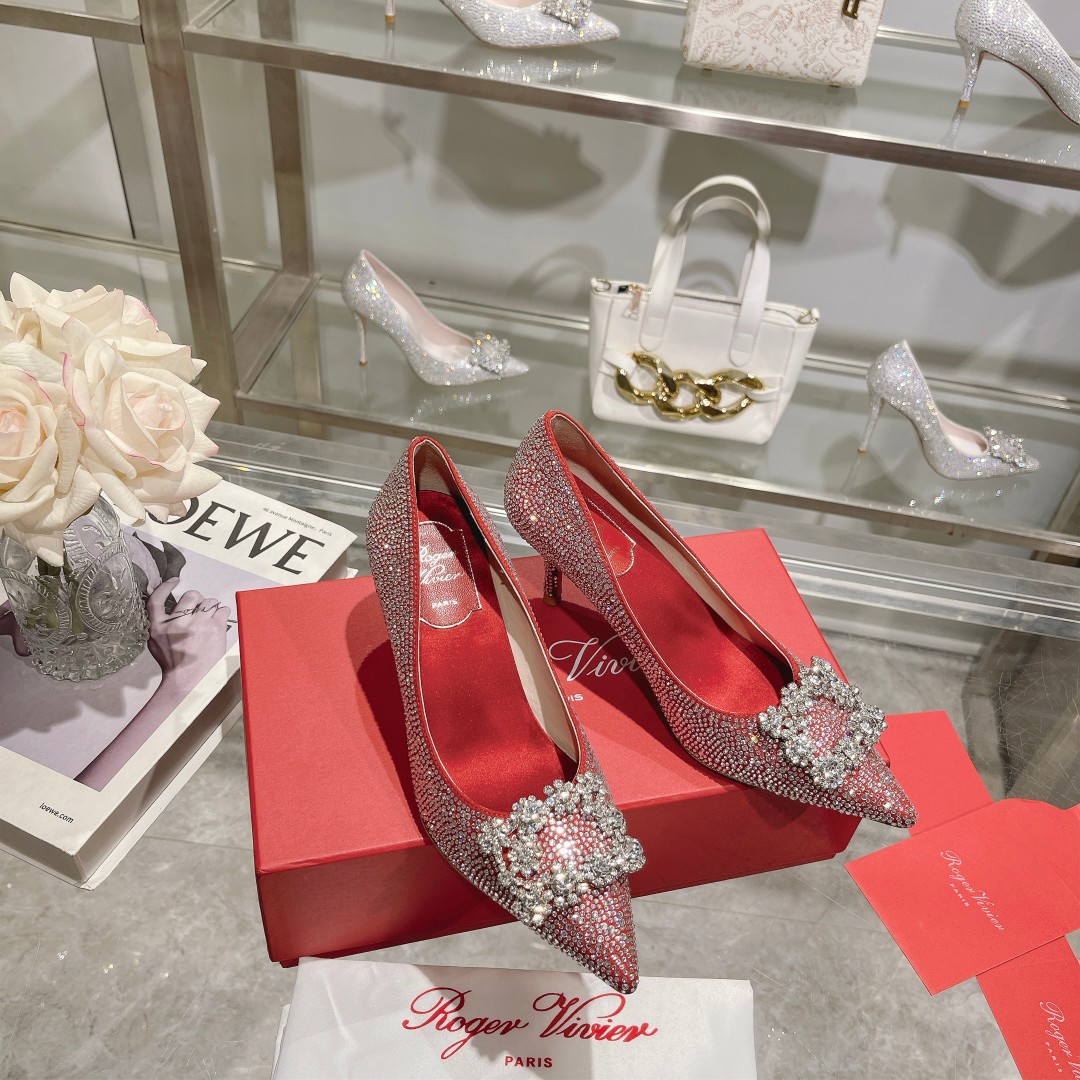 Roger Vivier: Empowering Women with Glamorous Flower Strass High Heels - 图片 5