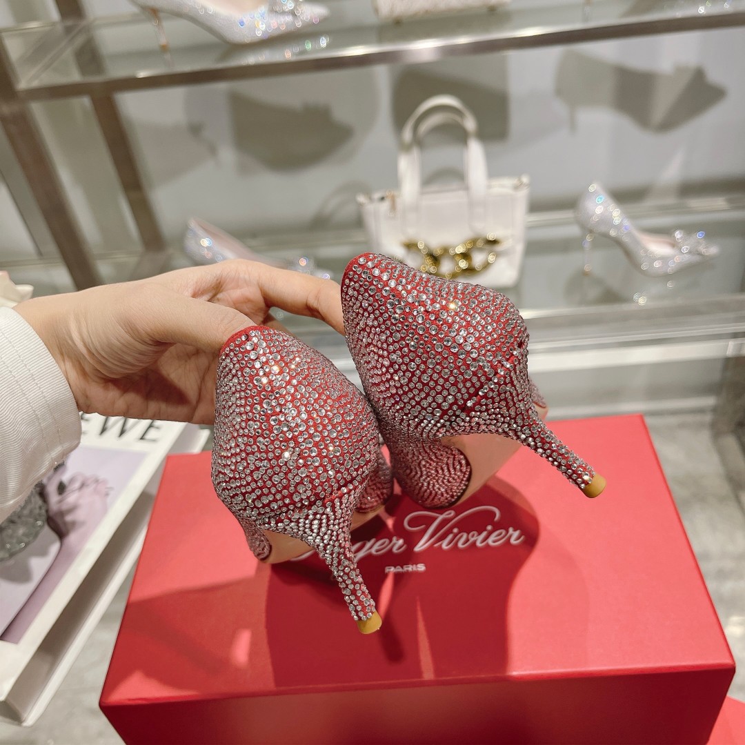 Roger Vivier: Empowering Women with Glamorous Flower Strass High Heels - 图片 7