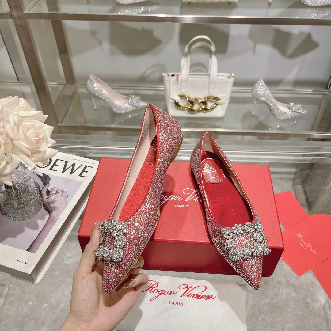 Roger Vivier: Empowering Women with Glamorous Flower Strass High Heels - 图片 3