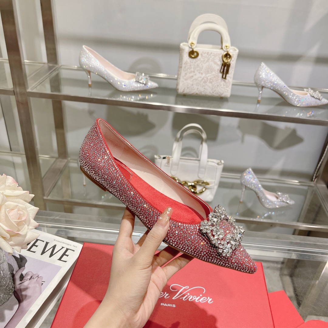 Roger Vivier: Empowering Women with Glamorous Flower Strass High Heels - 图片 4