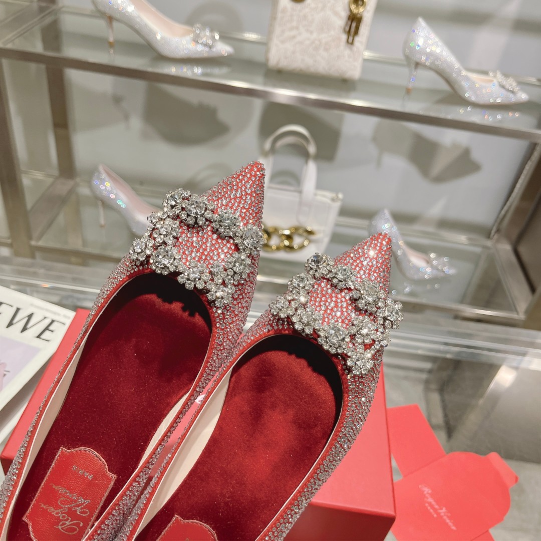 Roger Vivier: Empowering Women with Glamorous Flower Strass High Heels - 图片 7