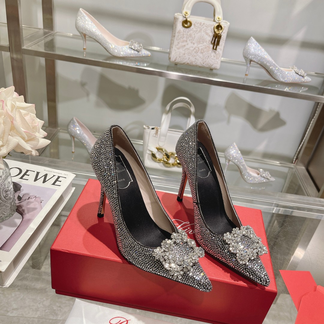 Roger Vivier: Empowering Women with Glamorous Flower Strass High Heels - 图片 3