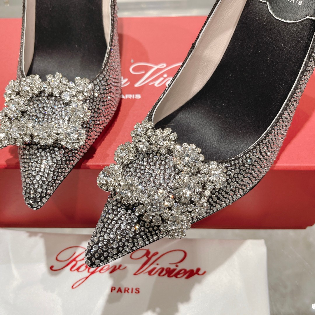 Roger Vivier: Empowering Women with Glamorous Flower Strass High Heels - 图片 8
