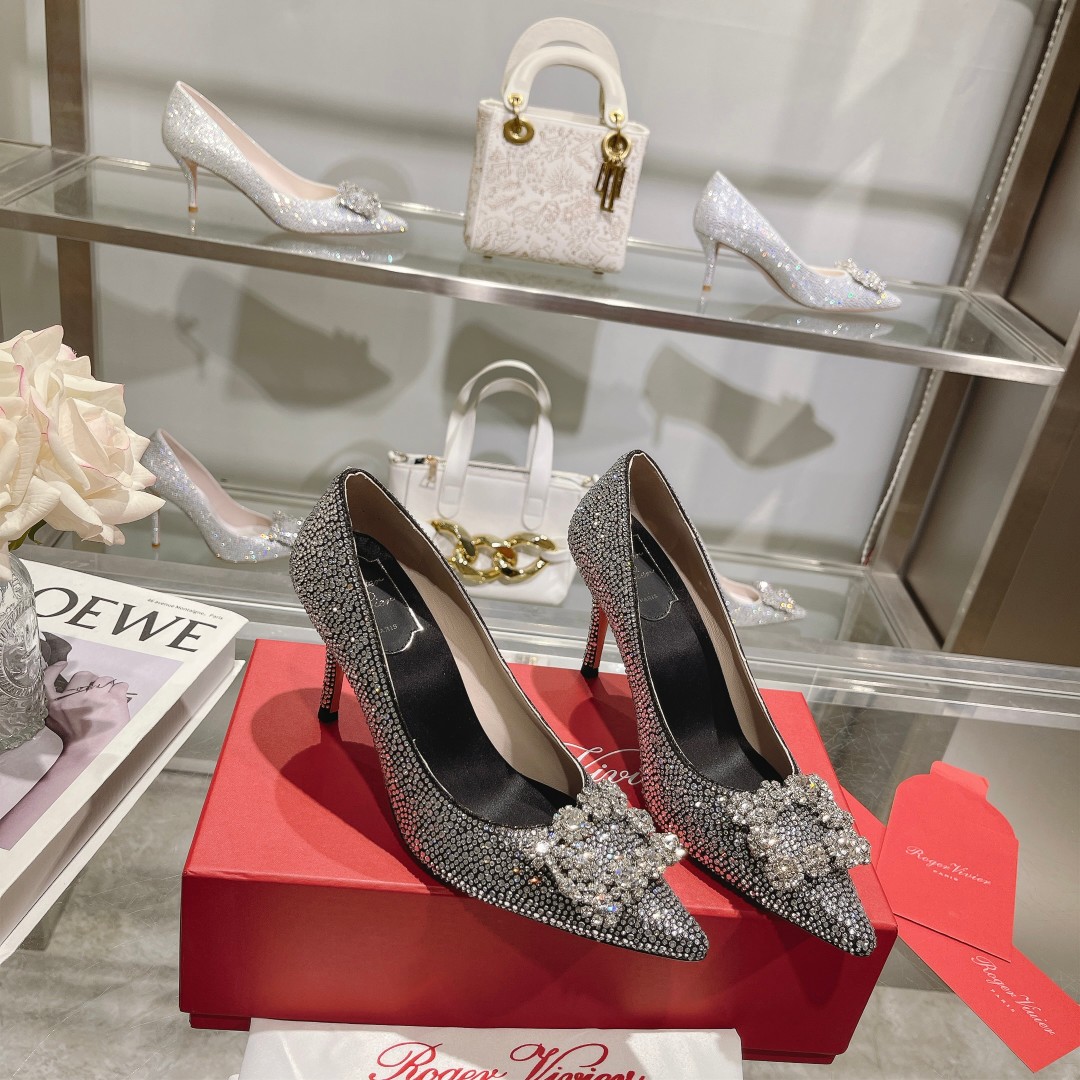 Roger Vivier’s Empowering High Heels for Exceptional Women: Glamorous, Dazzling, and Versatile - 图片 3