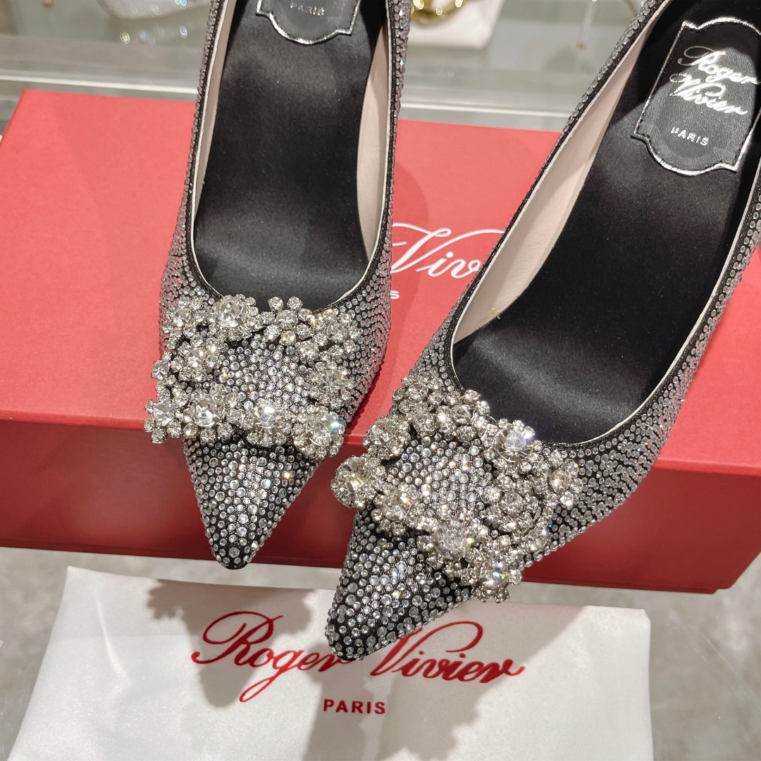 Roger Vivier’s Empowering High Heels for Exceptional Women: Glamorous, Dazzling, and Versatile - 图片 8