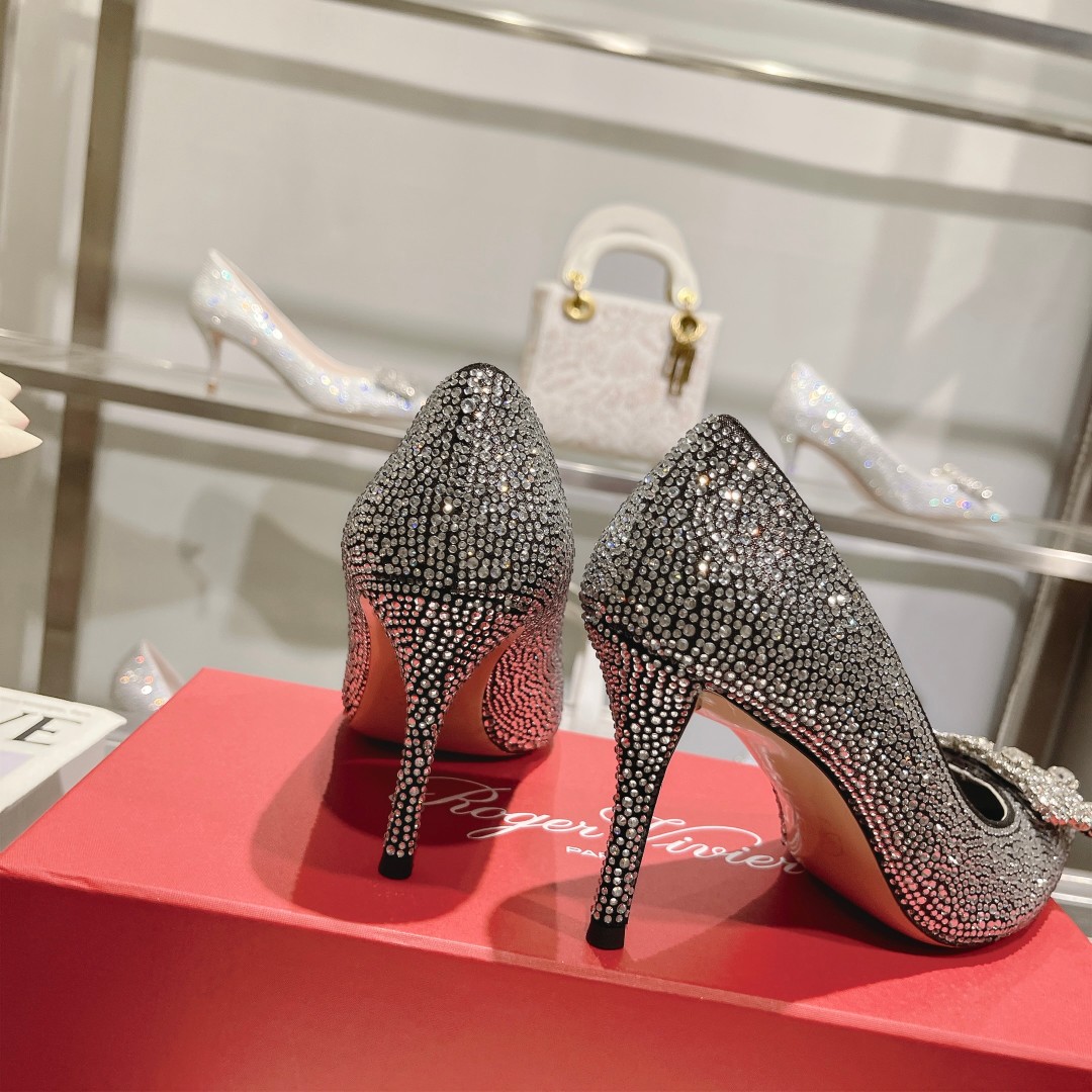 Roger Vivier’s Empowering High Heels for Exceptional Women: Glamorous, Dazzling, and Versatile - 图片 9