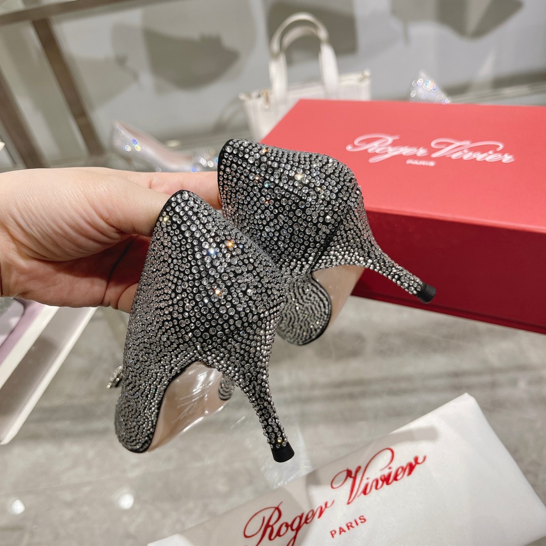 Roger Vivier: Empowering Women with Glamorous Flower Strass High Heels - 图片 8