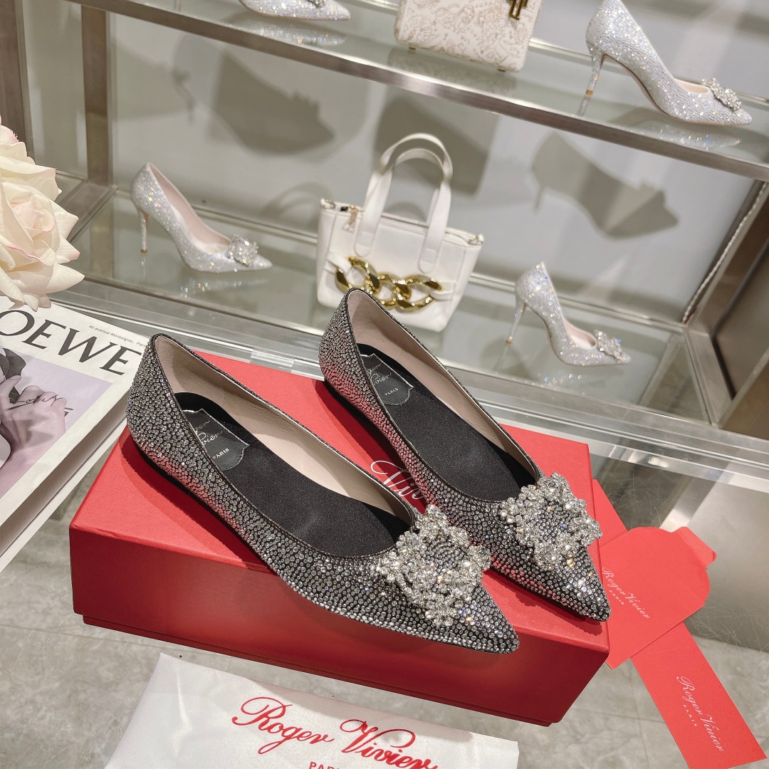 Roger Vivier’s Iconic Flower Strass High Heels: Power and Glamour for Women. - 图片 3