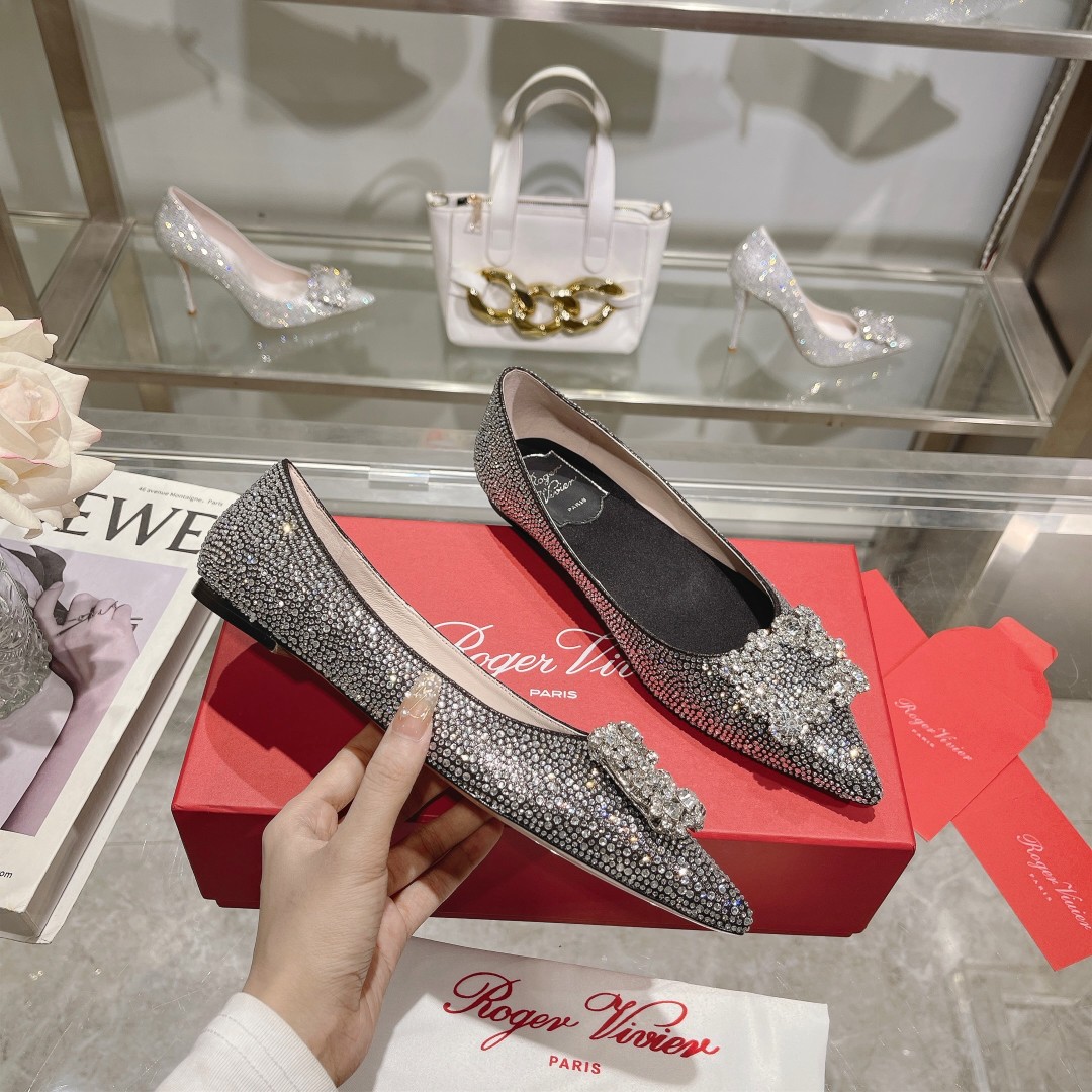 Roger Vivier’s Iconic Flower Strass High Heels: Power and Glamour for Women. - 图片 5