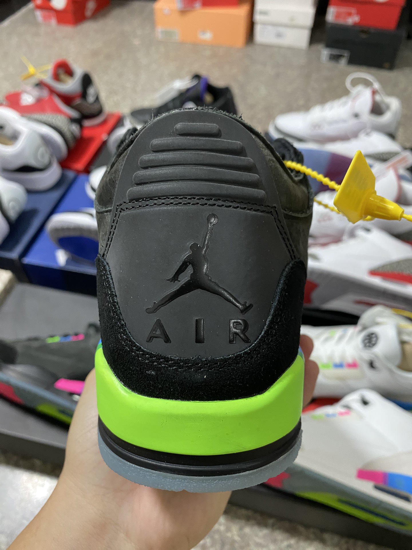 aj3黑七彩尺码40-47.5特价头