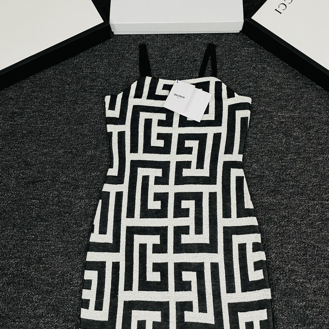 Balmain’s Super-Black Letter-Labeled Latte Suit: P403 Original Hard-Core Female Style - 图片 5