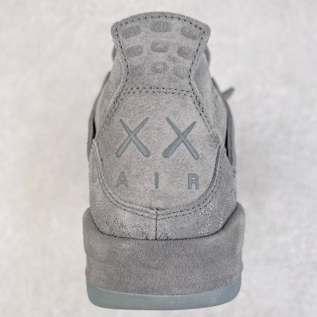 图片[9]-零售💰570 ＃R1/DT纯原 KAWS x Air Jordan AJ4 \”Cool Grey\” 涂鸦联名酷灰 930155-003 翻水经典 历史细节最优 完美出货纯原市场最高工艺复刻 无色差修正 夜光大底调试 涂鸦、色卡与原版基本零差距 原厂麂皮定制 高密度原厂电绣鞋面涂鸦 原盒原配 独家配原鞋拆解开发 原楦原纸板开发 全市场最纯正四代版型 原底真实气垫 回弹反馈充足 完美鞋楦打造 市面最高工艺一切细节如图实拍 所见所得 原装头层皮冲裁 Size：40 40.5 41 42 42.5 43 44 44.5 45 46 47.5 48.5 编码：by5936070-运动鞋