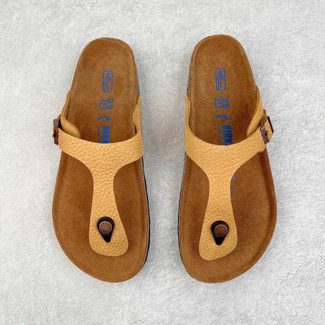 图片[2]-零售💰240 ＃DC Birkenstock Ramses 系列 勃肯夹趾皮革绒面双扣时尚人字拖拖鞋 牛皮绒面革质地柔软 搭配可调节鞋扣提升穿着舒适度 人体工学设计分散脚部压力 保护脚踝 软木乳胶鞋床具有一定的收缩性 长时间穿着后能贴合脚型 EVA鞋底回弹性和抗张性力高 具有良好的防震、缓冲性  四季皆宜 柔软的鞋床采用额外的泡沫缓冲层 提供额外的舒适感和全天支撑 全网独家首发 源于德国的严谨工艺  牛巴戎面 中层松木 EVA 三层组合大底 优质牛皮面料五金扣 出口订单 尺码：35-44 编码：by2936040-运动鞋