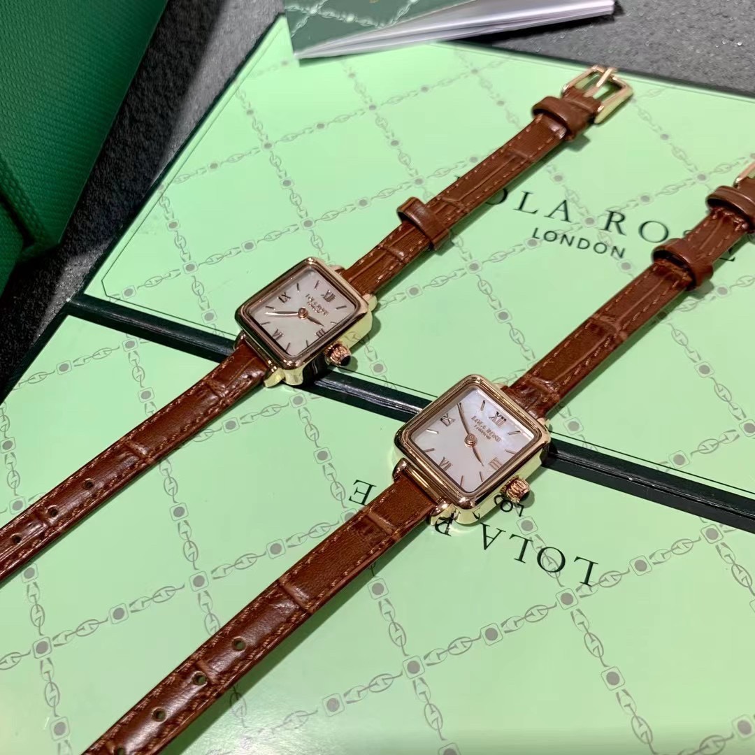 “Lola Rose’s Unique Peacock Green Watch by British Designer Laura” - 图片 5