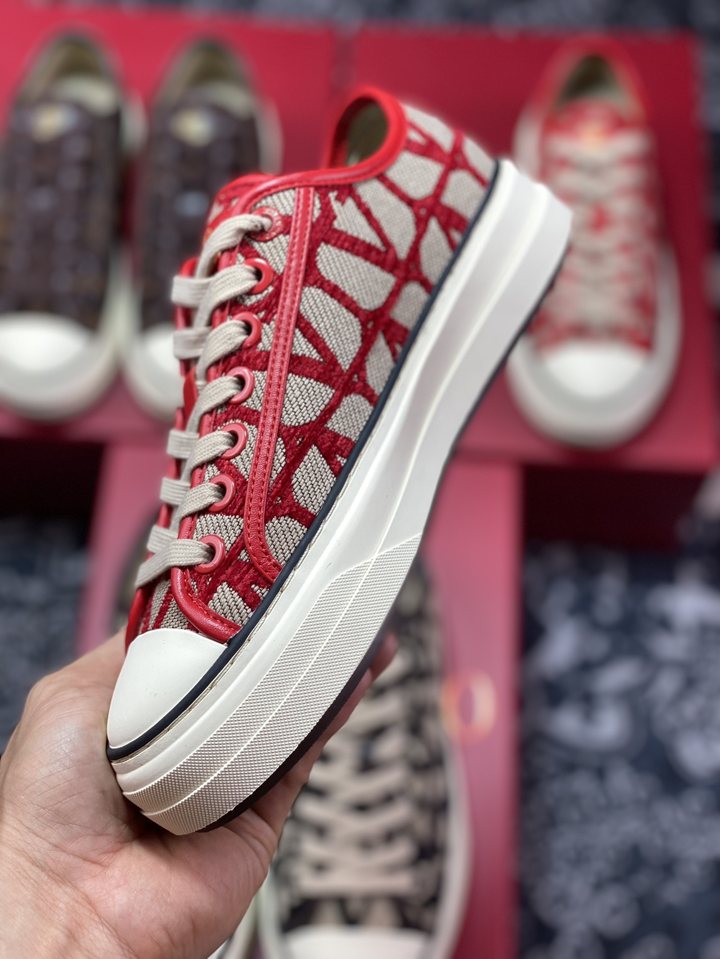 Valentino Garavani Toile Iconographe Totaloop Low Sneake Totaloop series sneakers ”cotton rice white wine red V logo printing surface” WS0GX4RWCJ4A