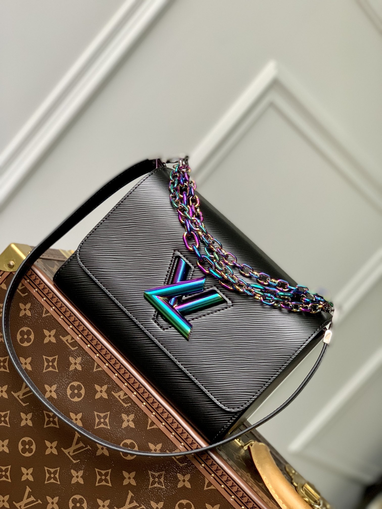 Louis Vuitton Buy Handbags Crossbody & Shoulder Bags Black Epi LV Twist Chains M22028