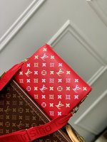 Louis Vuitton LV Coussin Cheap
 Handbags Crossbody & Shoulder Bags Fabric Sheepskin Spring Collection Chains M22397