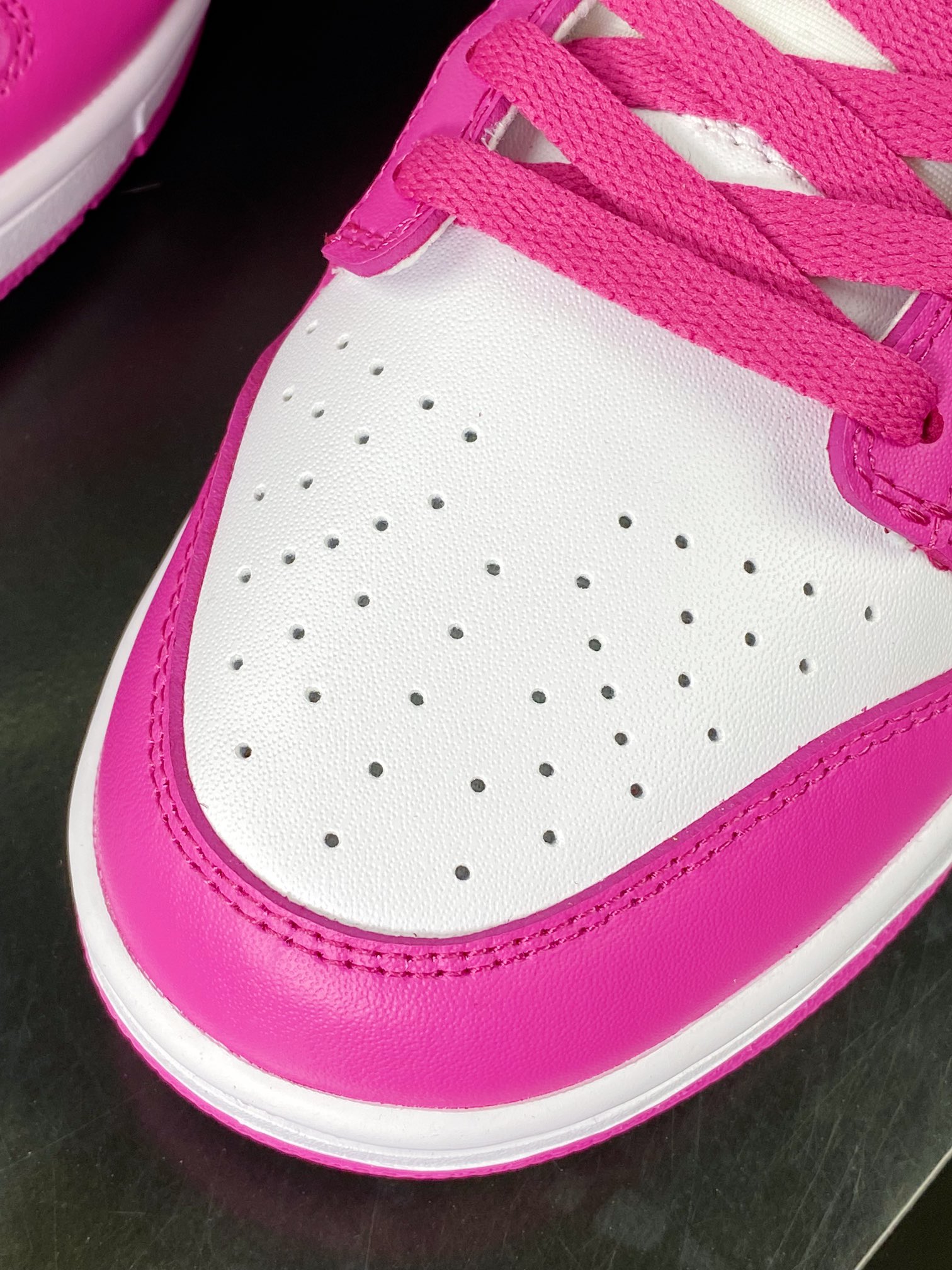 220 SB Dunk Low GS”Active Fuchsia”扣篮系列低帮板鞋“骚紫白”FJ0704-100