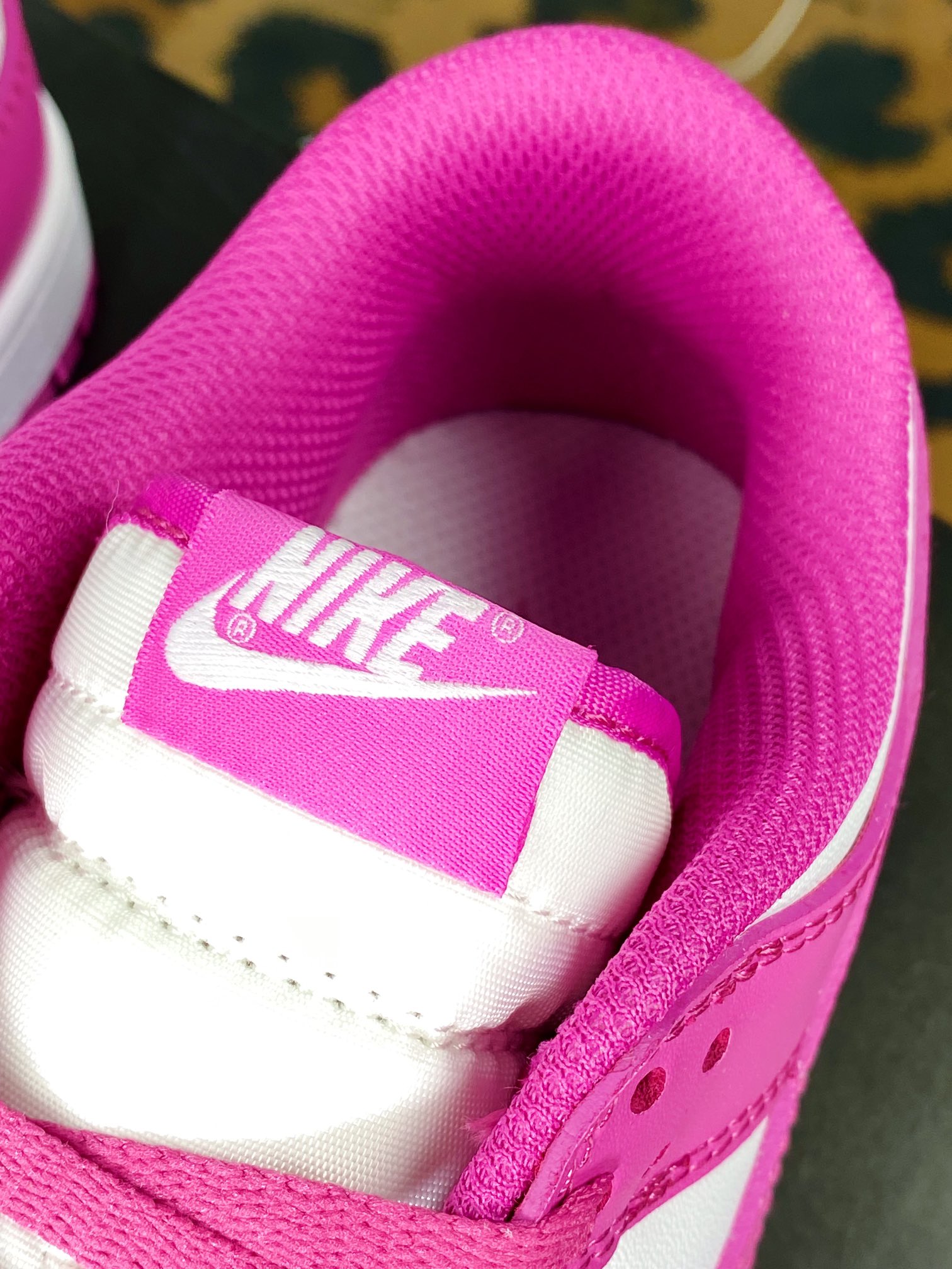 220 SB Dunk Low GS”Active Fuchsia”扣篮系列低帮板鞋“骚紫白”FJ0704-100