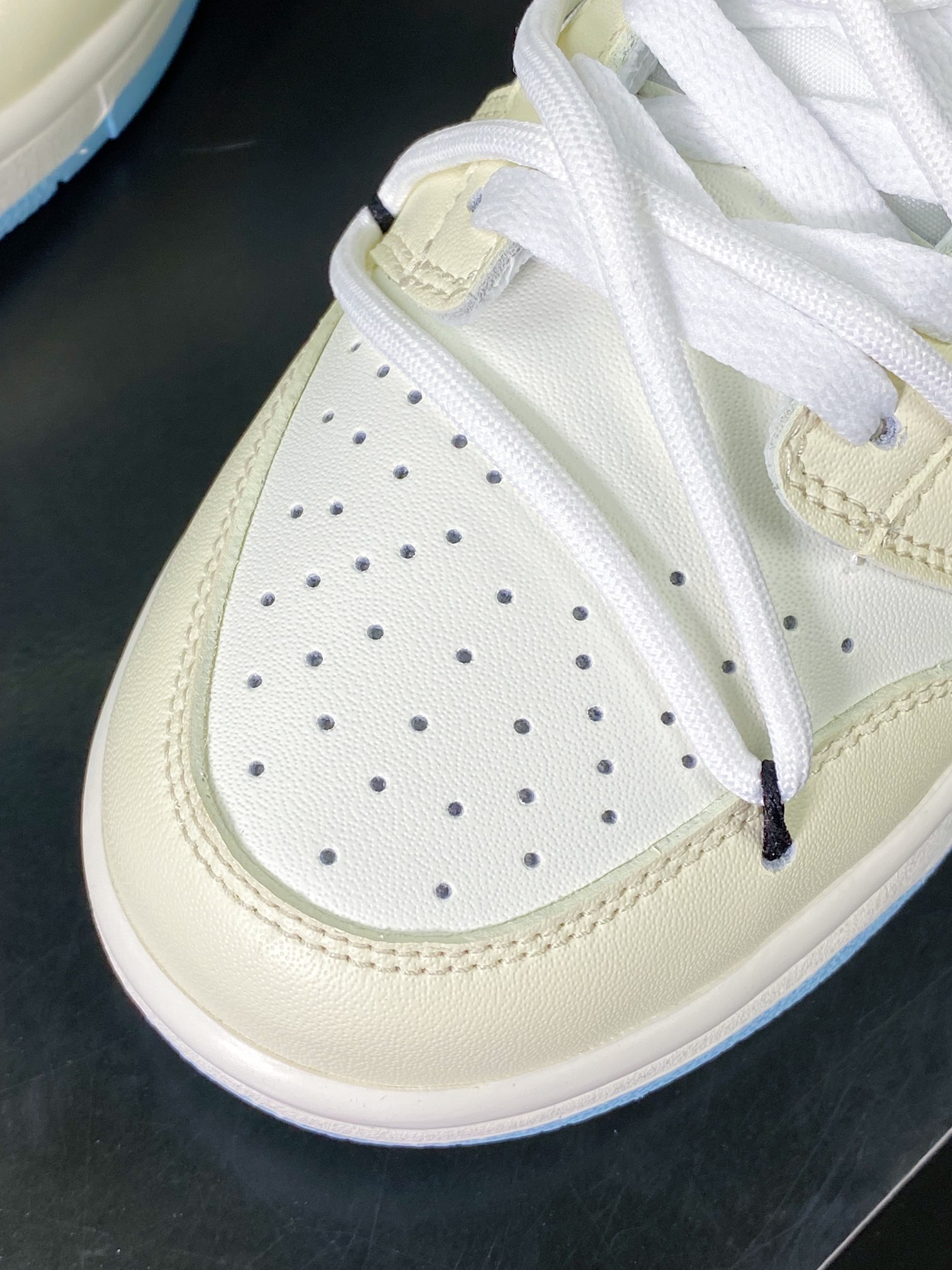 260  SB Dunk Low”Milk White/Blue”扣篮系列低帮板鞋“皮革奶白浅蓝绑绳”DD1503-123