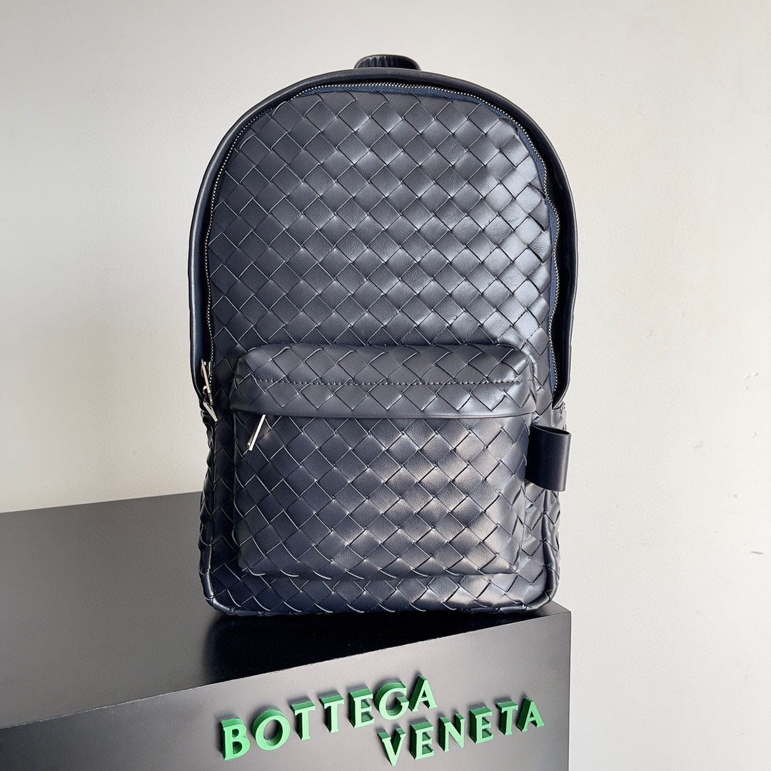 Bottega Veneta Trumpet~Space Blue