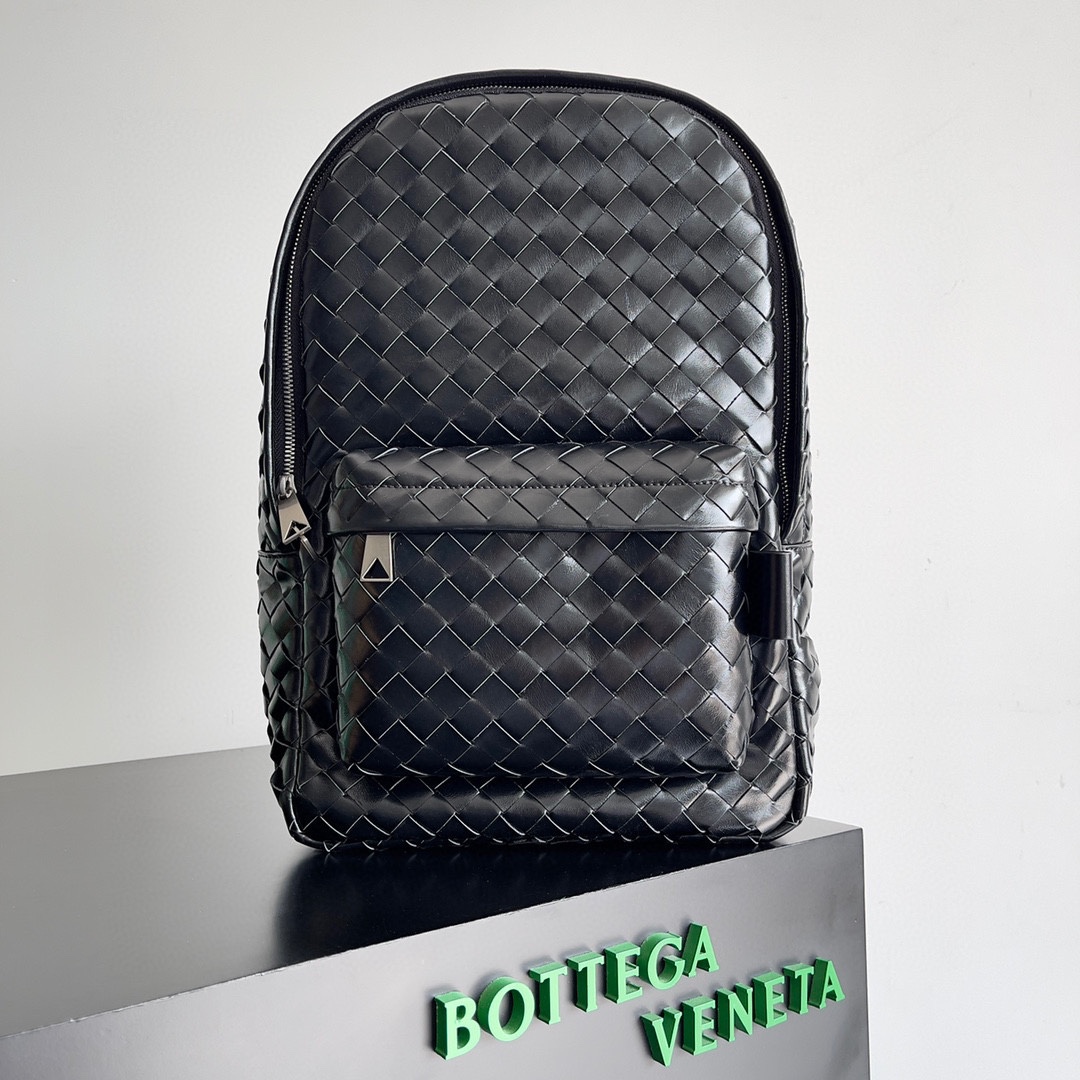 Bottega Veneta Small ~ black