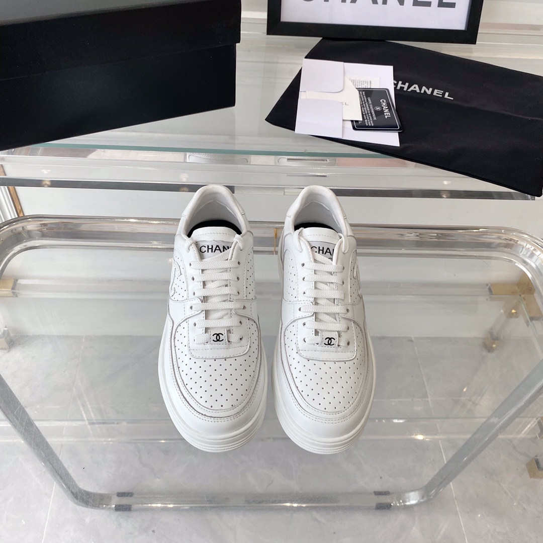 NO:173877,Chanel's new casual shoes top version purchased one-to-one development. All details are the same as the original. Top cowhide upper and heavy craftsmanship cloth footbed TPU original combination sole Size: 35-40, casual shoes/sports shoes, chanel, sneakers, cowhide19860909Chanel新款休闲鞋顶级版本 购入原版一比一开发 所有细节和正品一样顶级牛皮鞋面重工艺布面垫脚TPU原版组合大底 Size:35-40,休闲鞋/运动鞋,chanel,sneakers,cowhide,Women's Shoes