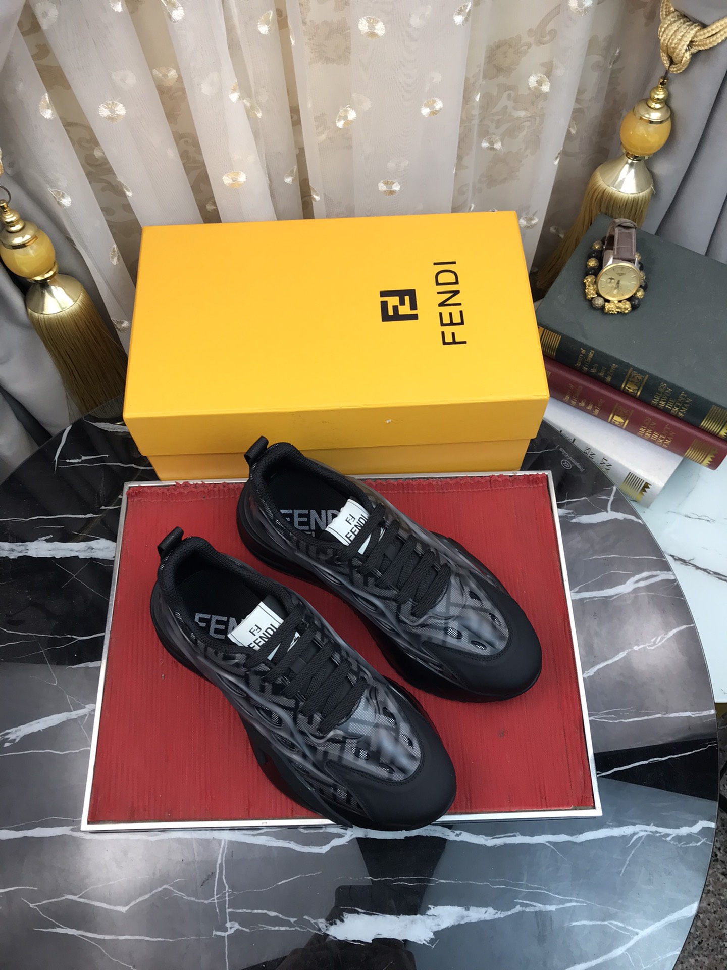 Fendi (FENDI) los hombres de moda zapatos casuales popping venta caliente sitio web oficial 1:1 répl
