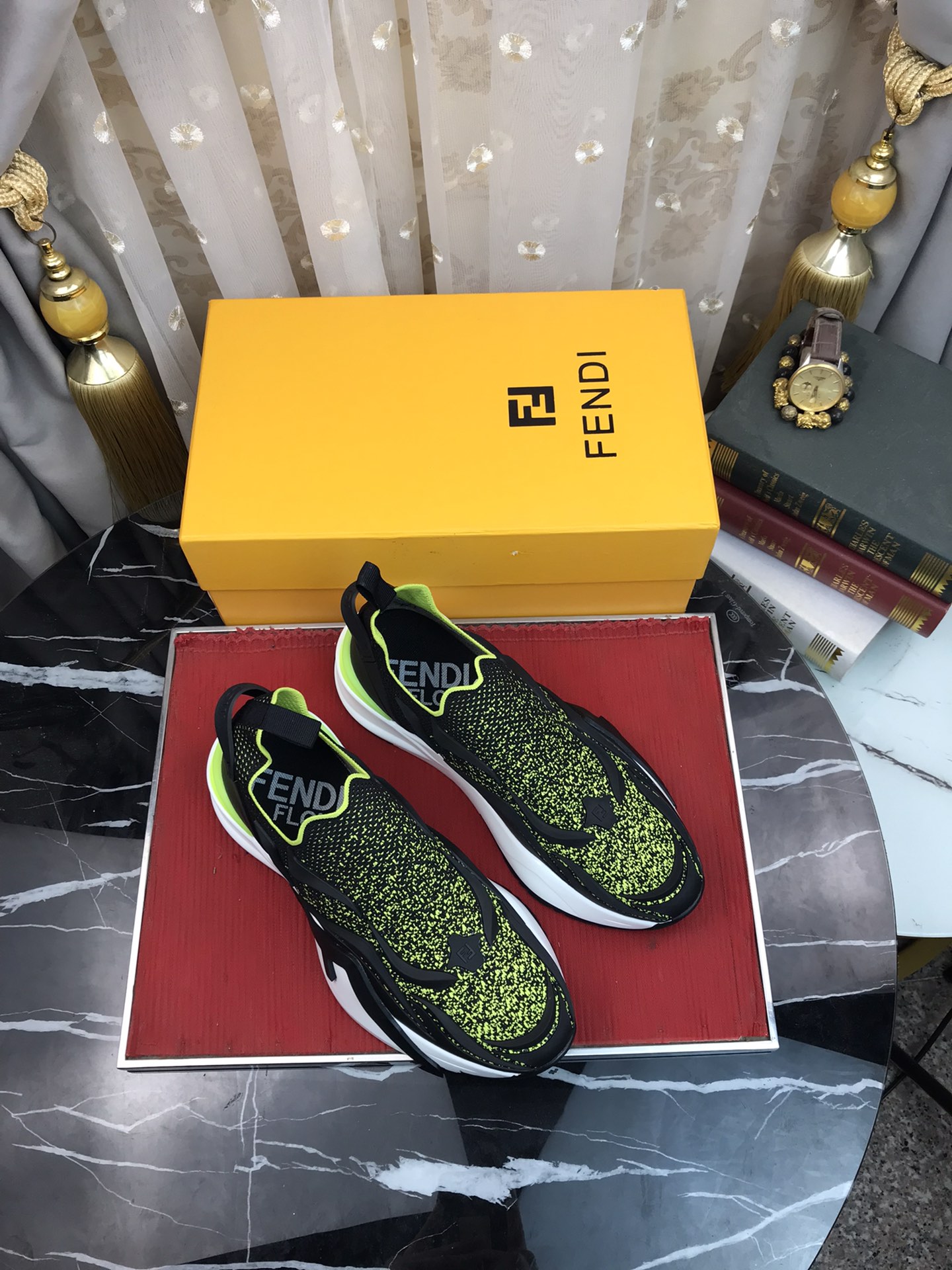 Fendi (FENDI) los hombres de moda zapatos casuales popping venta caliente sitio web oficial 1:1 répl