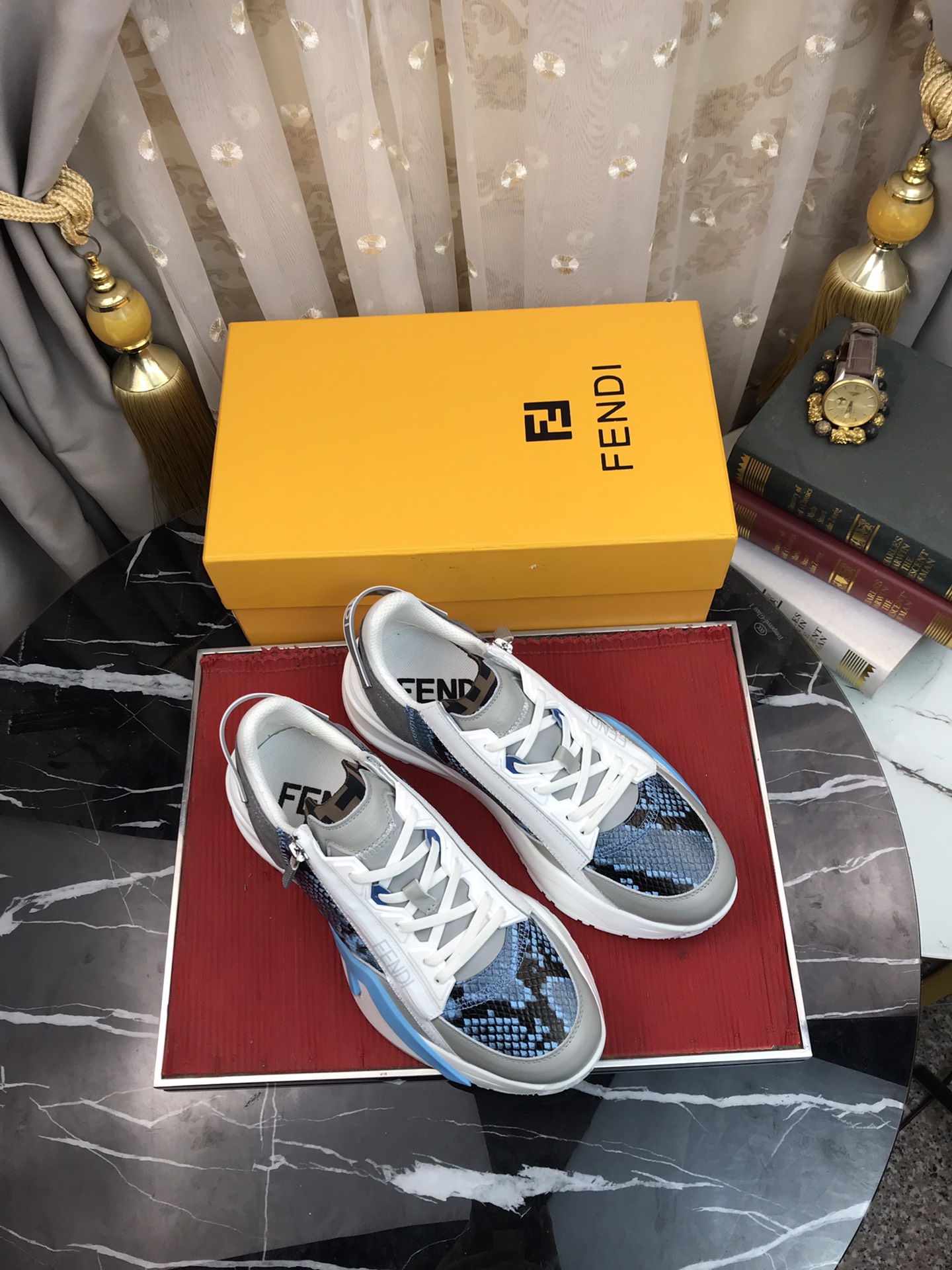 Fendi (FENDI) los hombres de moda zapatos casuales popping venta caliente sitio web oficial 1:1 répl