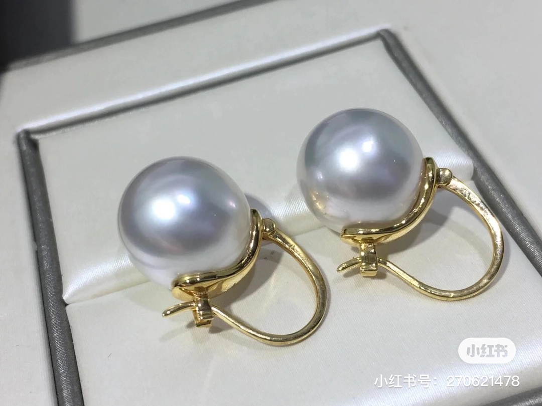 셀린느 귀걸이 69700 Celine Earrings