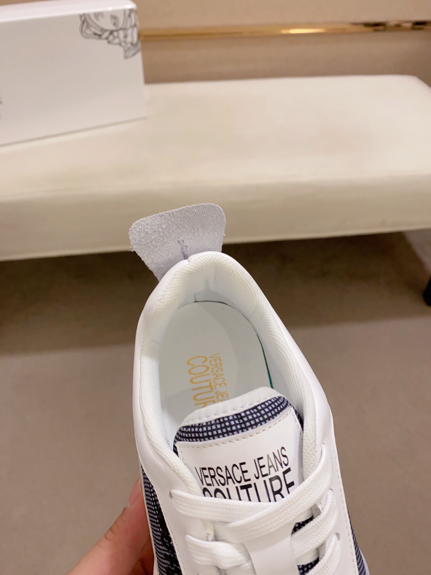 Factory precio Nueva Versace (Versace) superior de piel de vaca importada capa de la cabeza con la m
