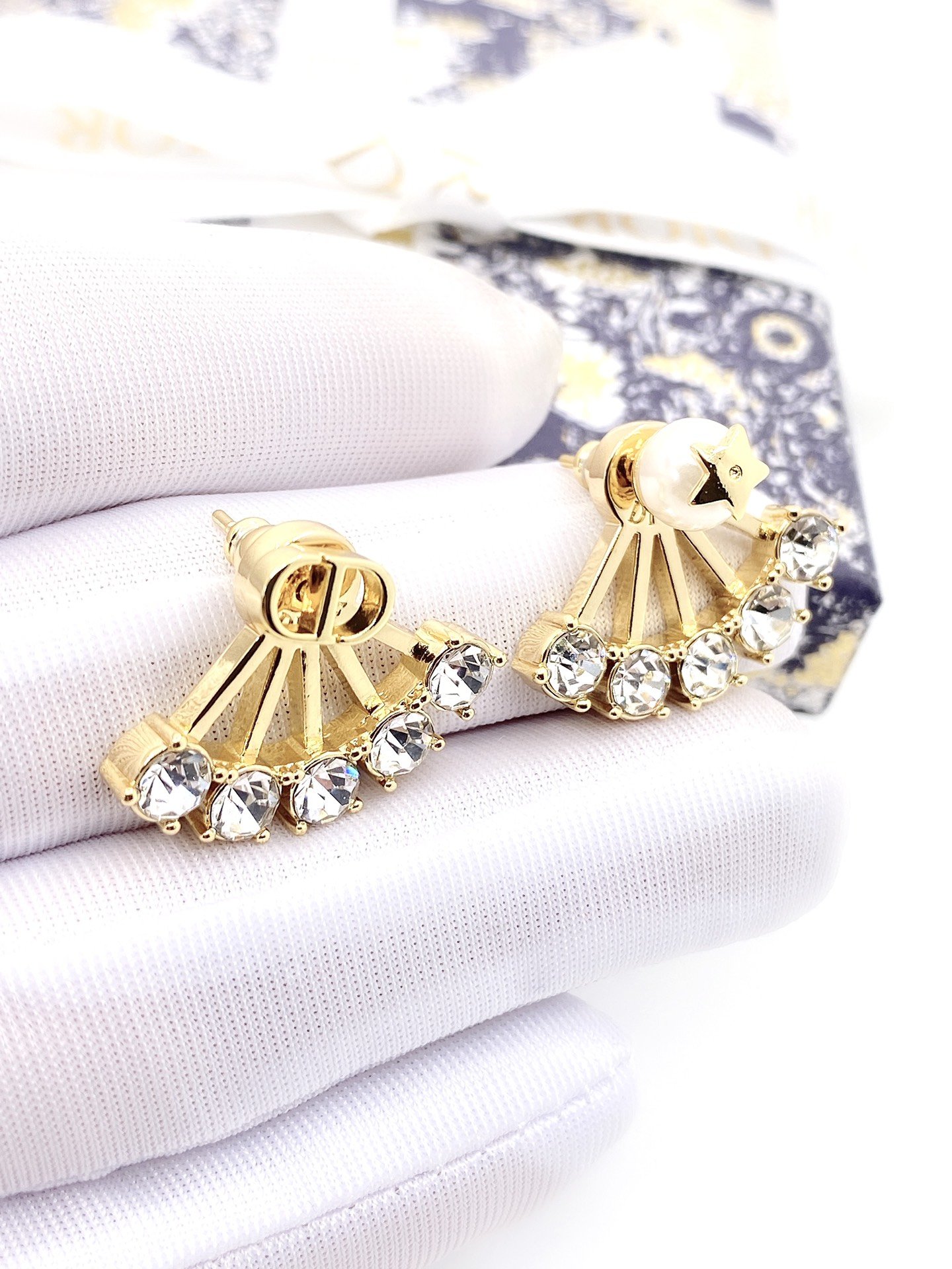 Dior新款AB款钻耳钉经典大小珍珠