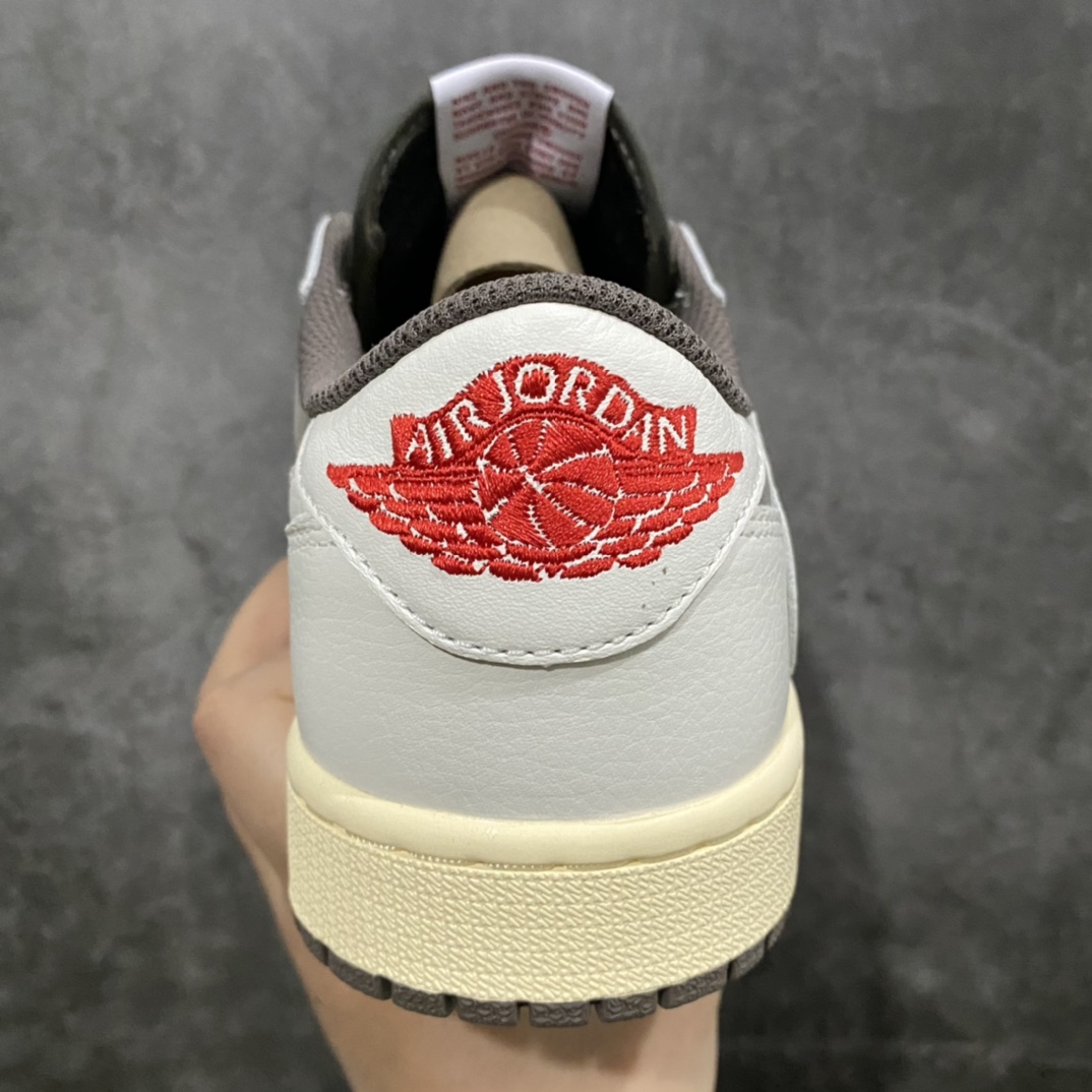 【Y3河源版】Air Jordan 1 x Travis ScottnAJ1 x TS联名白棕倒钩3.0  DM7866-162nn新出版本 改进版 细节自行揣摩nn纯原第一梯队版本 细节均没毛病 品质自观实拍👇🏻n所有皮料均来自原厂 所有细节均多次校对n针车效果同步原鞋 刺绣拉到原厂定做n原楦原纸板开发 后跟弧度收口自然不对折极致一眼正品既视感 进口玻璃冲刀皮料裁剪零毛边承诺百分百一致原鞋 鞋面清洁度最高 QC检验标准 控制溢胶 鞋盒、防尘纸 配件鞋带 均采购来自原厂n 尺码：36-47.5-莆田鞋批发中心