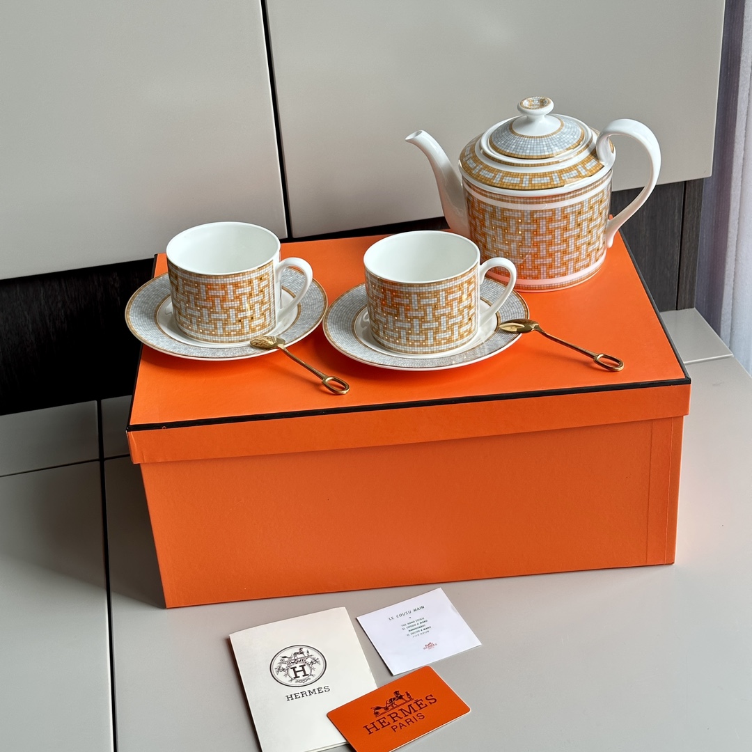 This design pays homage to the historic birthplace of Hermès at 24 - Comprehensive 4