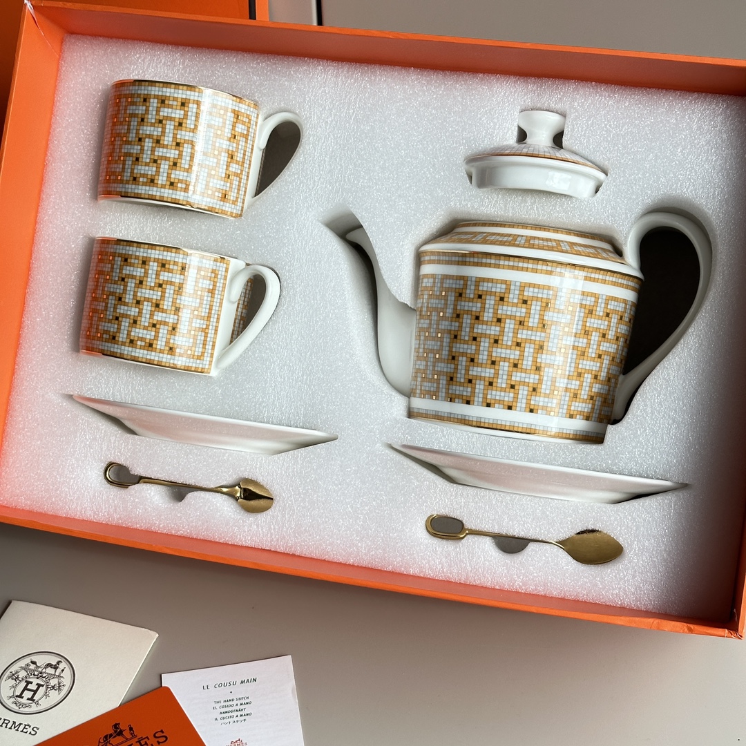 This design pays homage to the historic birthplace of Hermès at 24 - Comprehensive 3